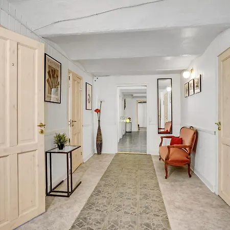 1 Bedroom Cozy In V Appartement