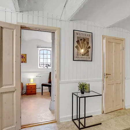 Appartement 1 Bedroom Cozy In V *